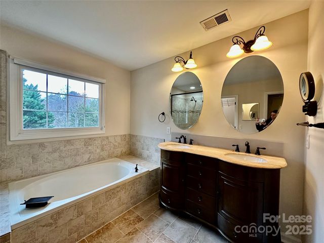 126 Lake Davidson Circle, Davidson, NC 28036