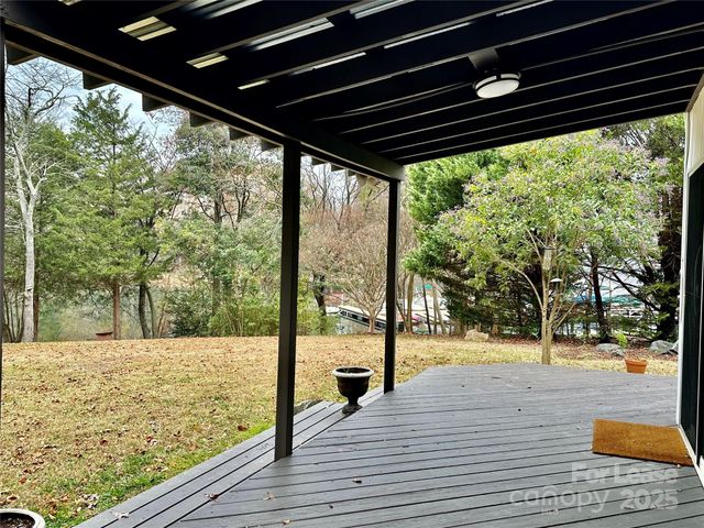 126 Lake Davidson Circle, Davidson, NC 28036