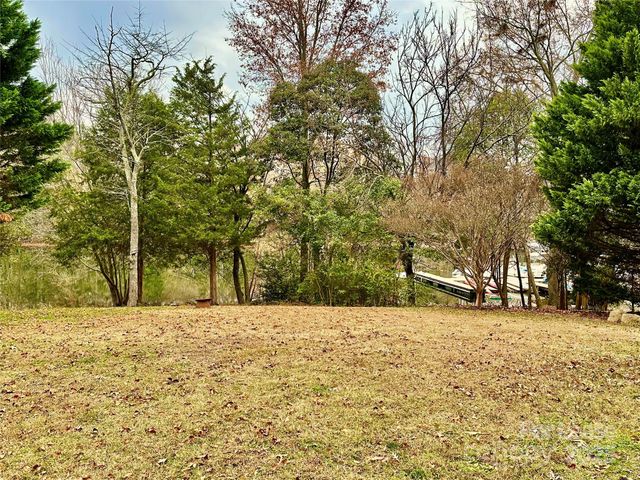 126 Lake Davidson Circle, Davidson, NC 28036