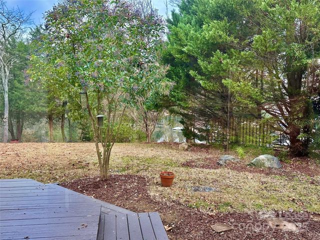 126 Lake Davidson Circle, Davidson, NC 28036