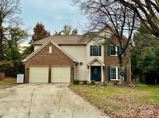 126 Lake Davidson Circle, Davidson, NC 28036