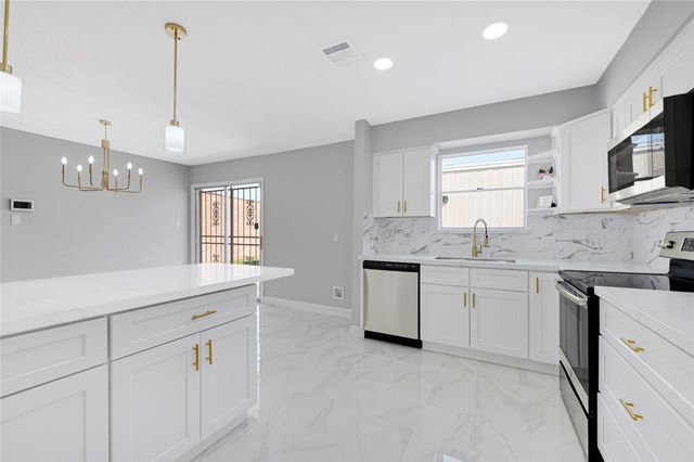6326 Cambridge Glen Lane, Houston, TX 77035