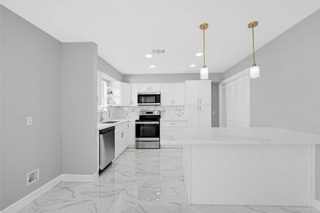 6326 Cambridge Glen Lane, Houston, TX 77035