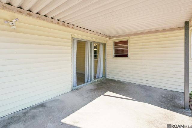 9490 Dabney Dr, Denham Springs, LA 70726