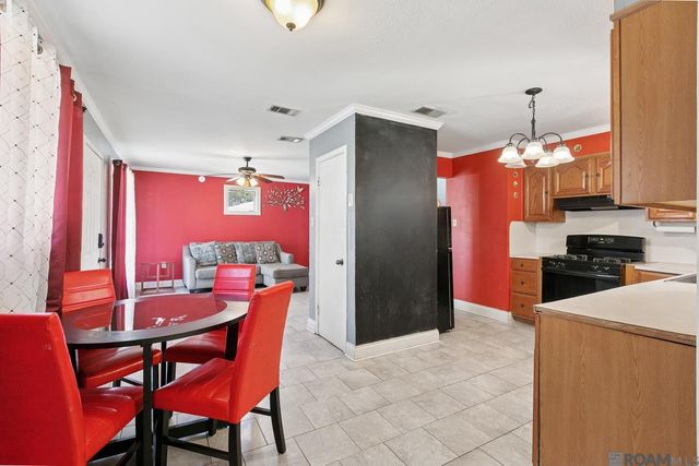 9490 Dabney Dr, Denham Springs, LA 70726