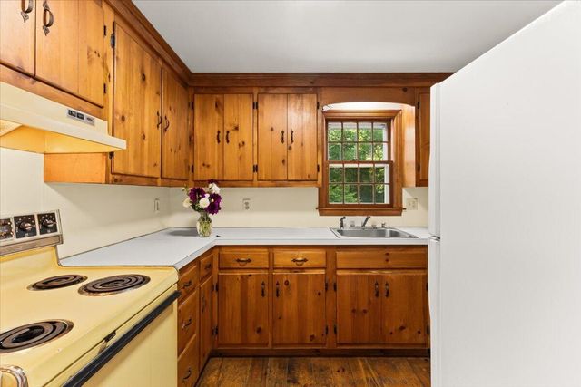 9 E Harbor Drive, Teaticket, MA 02536