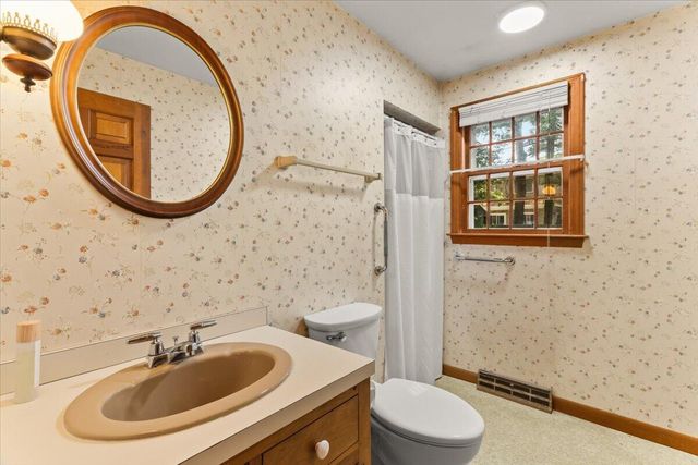 9 E Harbor Drive, Teaticket, MA 02536