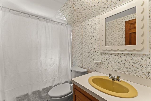 9 E Harbor Drive, Teaticket, MA 02536