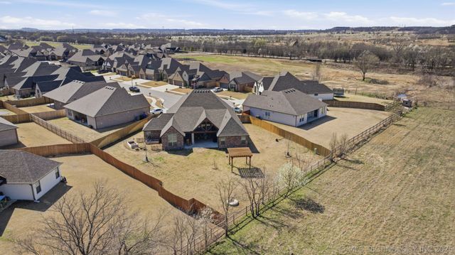 6321 N 24th Street, Broken Arrow, OK 74014