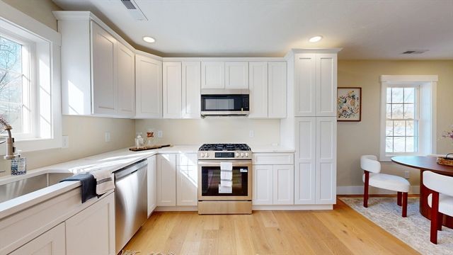 46 Hastings Avenue, Worcester, MA 01606