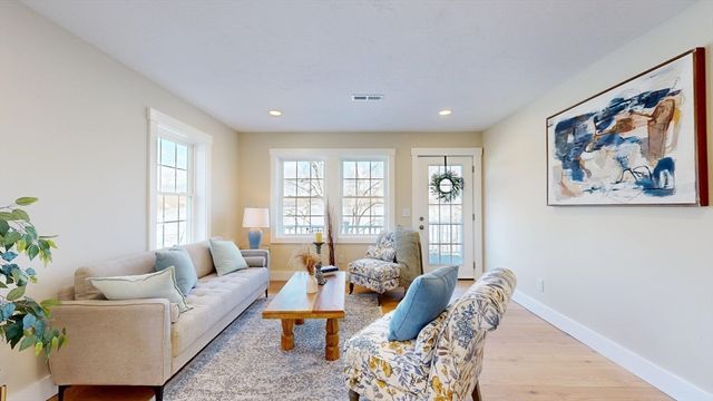 46 Hastings Avenue, Worcester, MA 01606