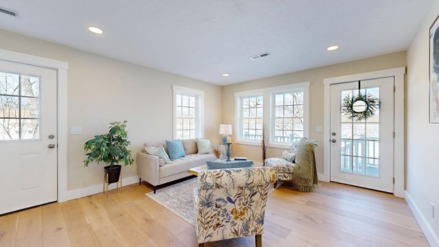 46 Hastings Avenue, Worcester, MA 01606