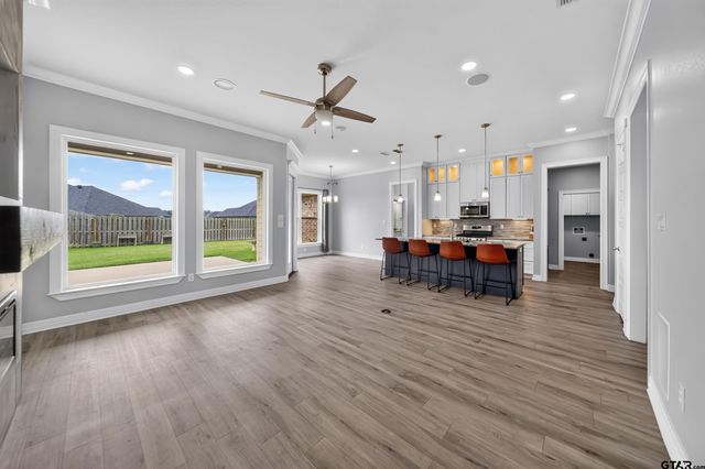 1712 Stephanie Dr, Whitehouse, TX 75791