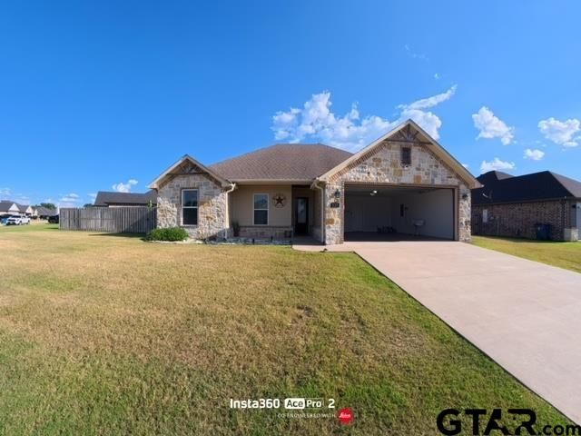 1712 Stephanie Dr, Whitehouse, TX 75791