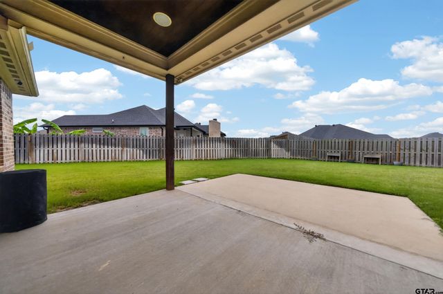 1712 Stephanie Dr, Whitehouse, TX 75791
