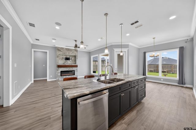 1712 Stephanie Dr, Whitehouse, TX 75791