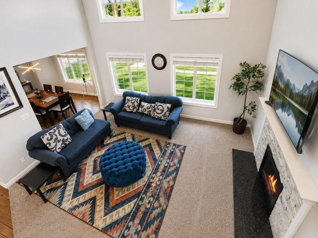 9763 Garden Way, St. John, IN 46373