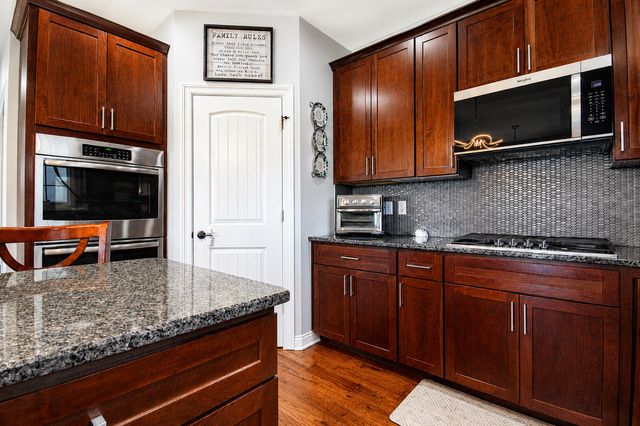 9763 Garden Way, St. John, IN 46373