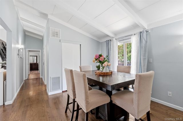 3 Herd Lane, East Setauket, NY 11733