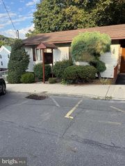 219 N VINE ST, Mount Carmel, PA 17851