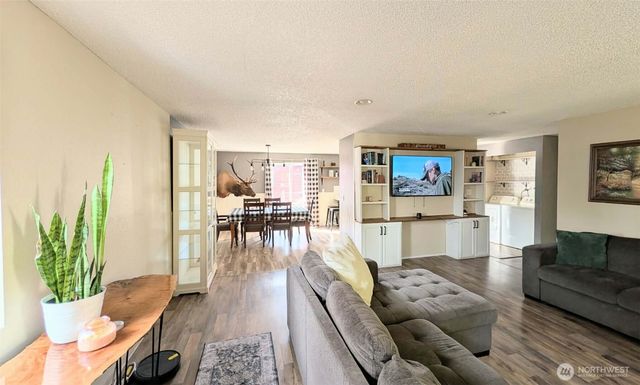 1710 W Young, Elma, WA 98541