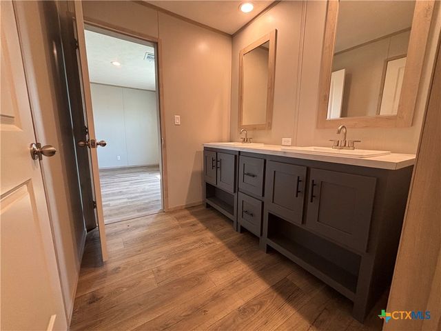4927 Mustang Way, San Marcos, TX 78666