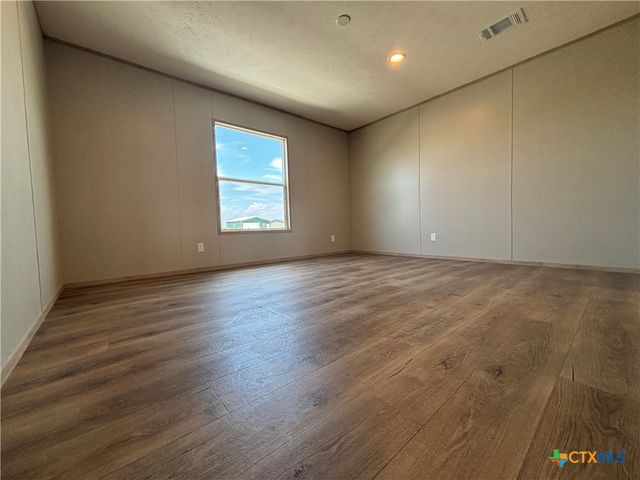 4927 Mustang Way, San Marcos, TX 78666