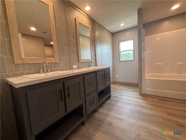 4927 Mustang Way, San Marcos, TX 78666