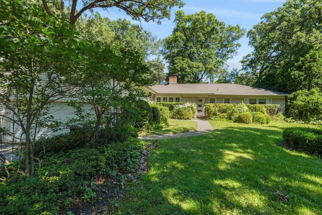 598 Eton Drive, North Barrington, IL 60010
