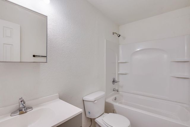 1621 E Catalina St, Wichita, KS 67216