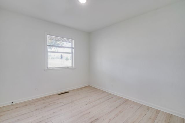 1621 E Catalina St, Wichita, KS 67216