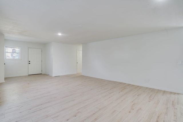 1621 E Catalina St, Wichita, KS 67216