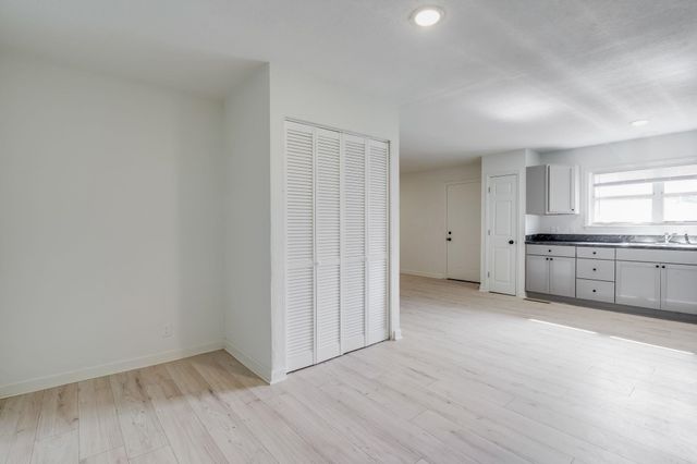 1621 E Catalina St, Wichita, KS 67216