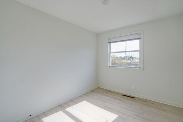 1621 E Catalina St, Wichita, KS 67216