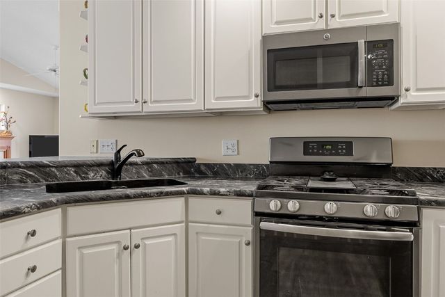 4104 Treeline Court NE, Cedar Rapids, IA 52411