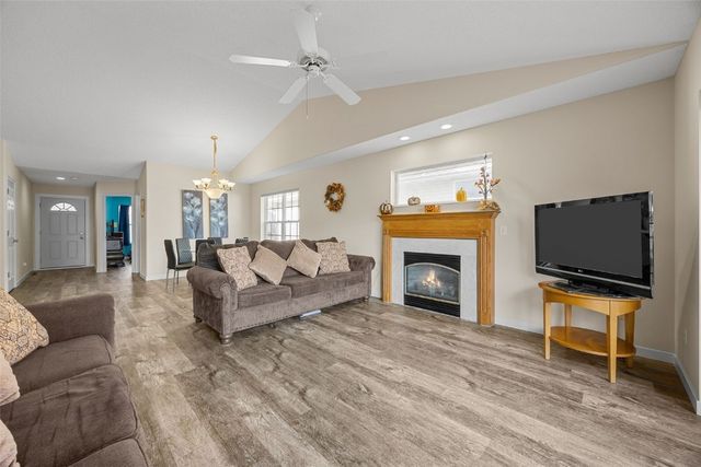 4104 Treeline Court NE, Cedar Rapids, IA 52411