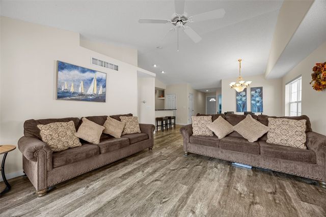 4104 Treeline Court NE, Cedar Rapids, IA 52411