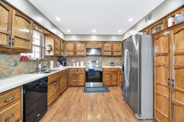 14910 W 65th Street, Shawnee, KS 66216