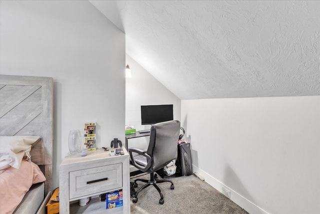 23 Dryden St, Worcester, MA 01605
