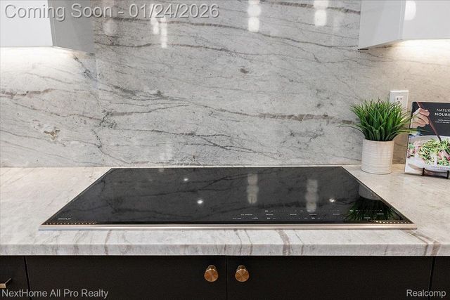 104 N CENTER COVE, Northville, MI 48167