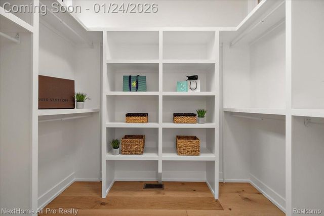 104 N CENTER COVE, Northville, MI 48167