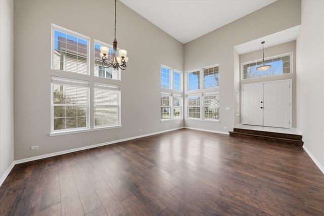 2824 WHITEHALL Lane, Naperville, IL 60564