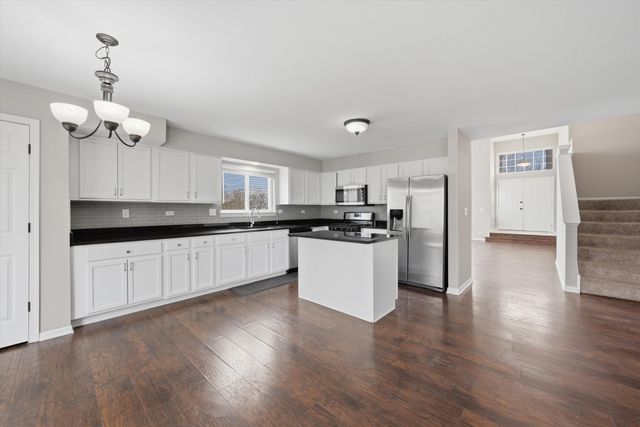 2824 WHITEHALL Lane, Naperville, IL 60564