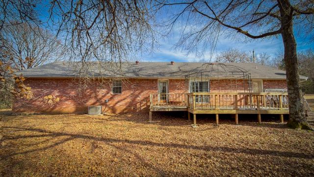 10238 Woodlyn Drive, Lincoln, AR 72744