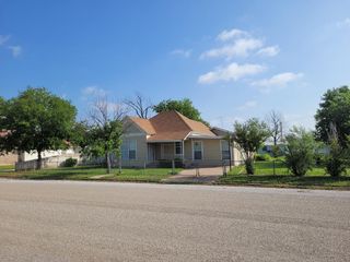 708 N 11th Street, Ballinger, TX 76821