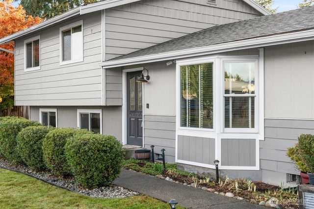 8831 Daffodil Lane SE, Olympia, WA 98513