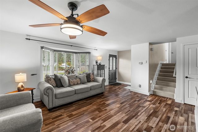 8831 Daffodil Lane SE, Olympia, WA 98513