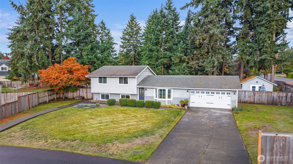 8831 Daffodil Lane SE, Olympia, WA 98513