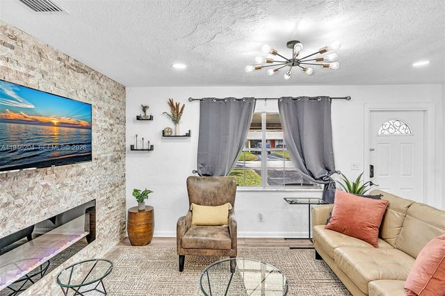 4633 SW 28th Ave, Dania Beach, FL 33312