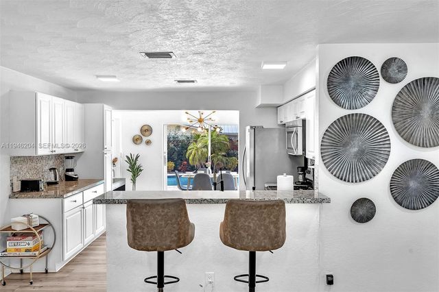 4633 SW 28th Ave, Dania Beach, FL 33312